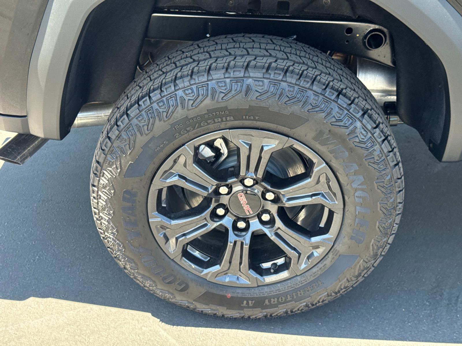 New 2025 GMC Canyon Elevation w/ Convenience Package image 30