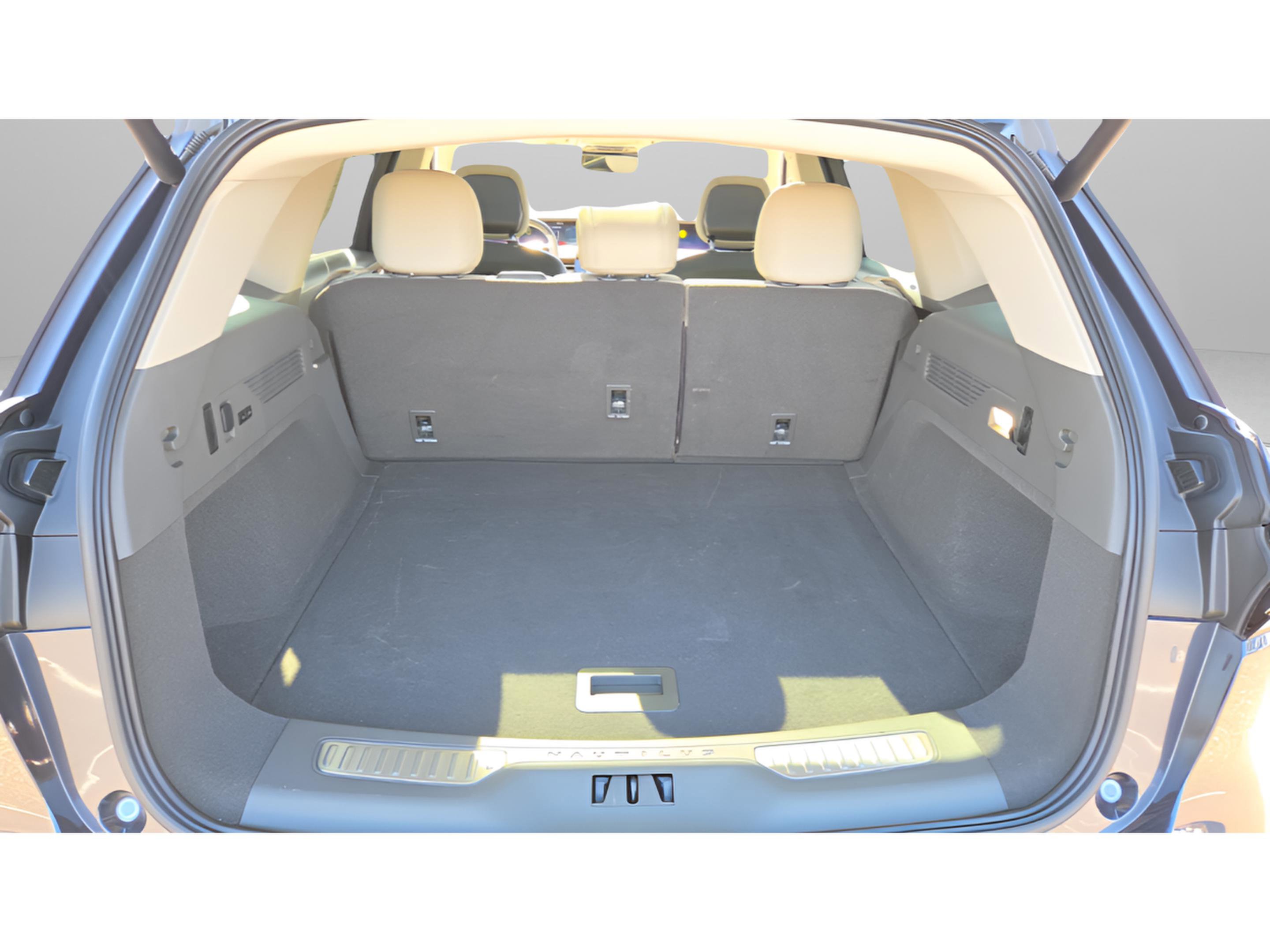 Used 2024 Lincoln Nautilus Premier w/ Equipment Group 102A image 13