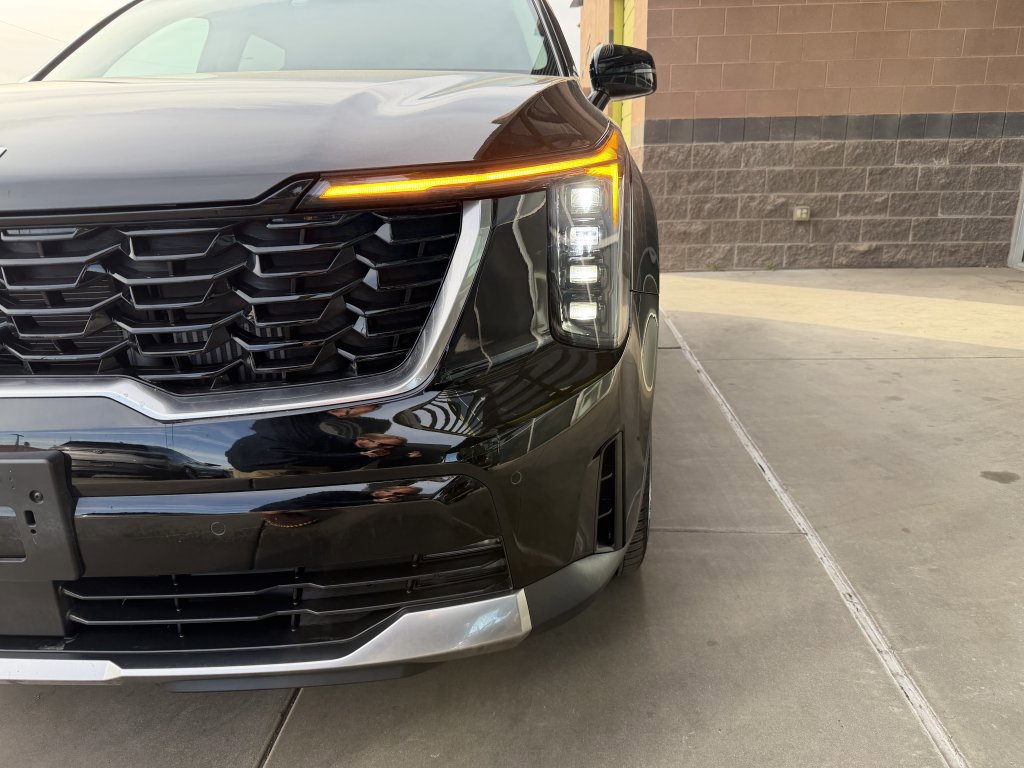 Used 2025 Kia Sorento EX image 11