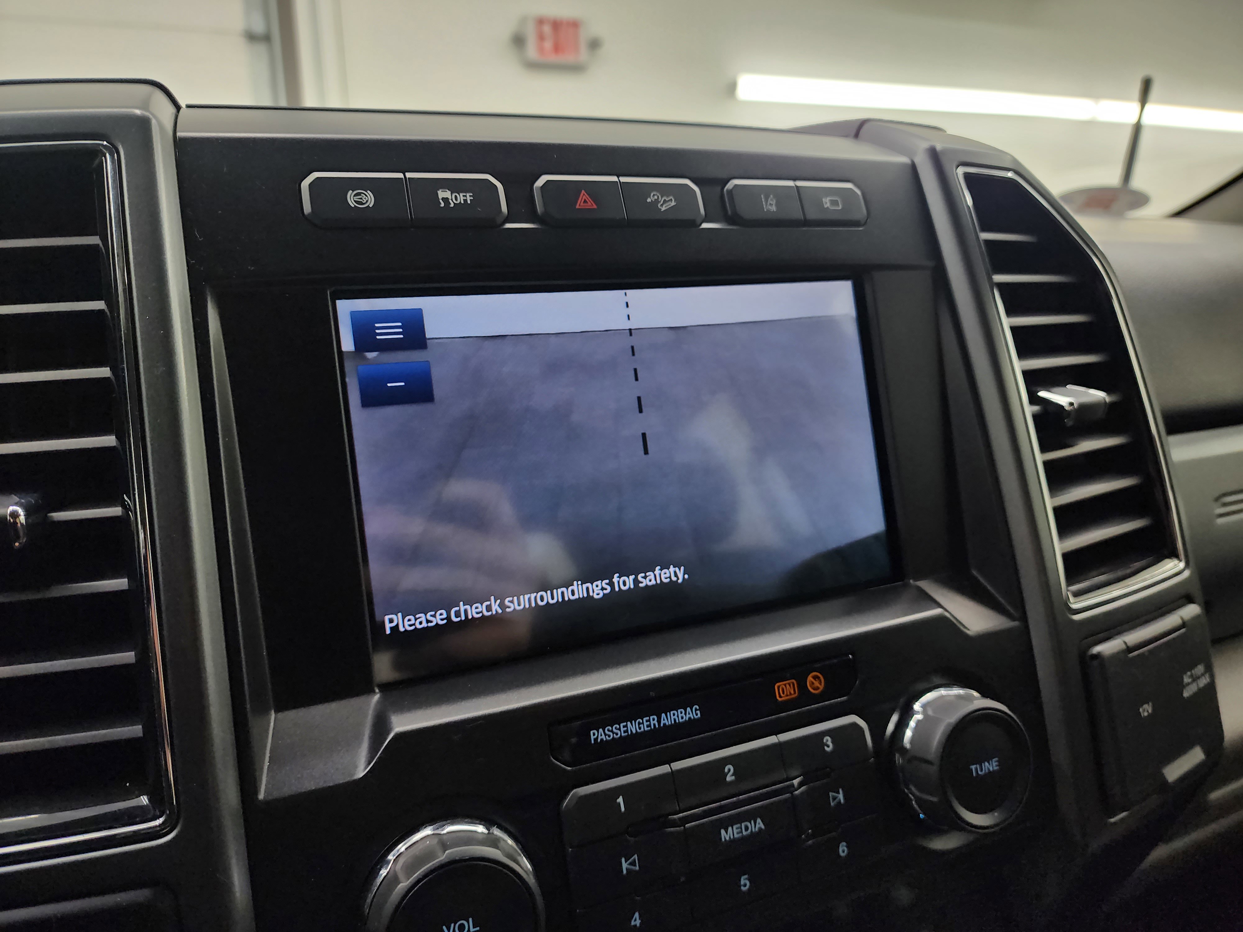 Used 2021 Ford F250 XLT w/ XLT Premium Package AWD/4WD image 17