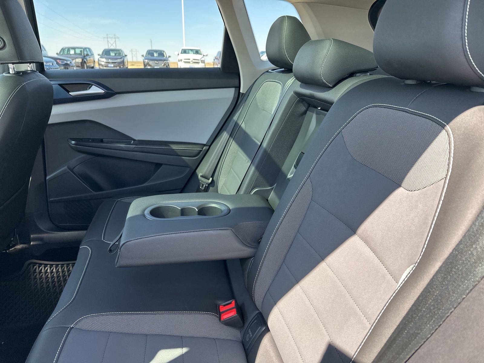 Certified 2024 Volkswagen Taos SE w/ Panoramic Sunroof Package image 20