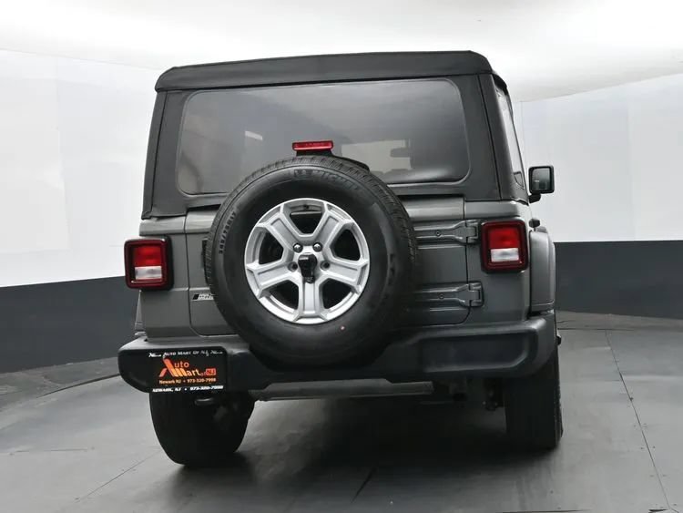 Used 2022 Jeep Wrangler Unlimited Sport AWD/4WD image 6