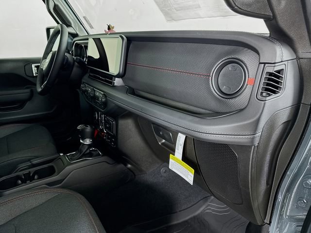 New 2025 Jeep Wrangler Unlimited Rubicon w/ Technology Group image 31