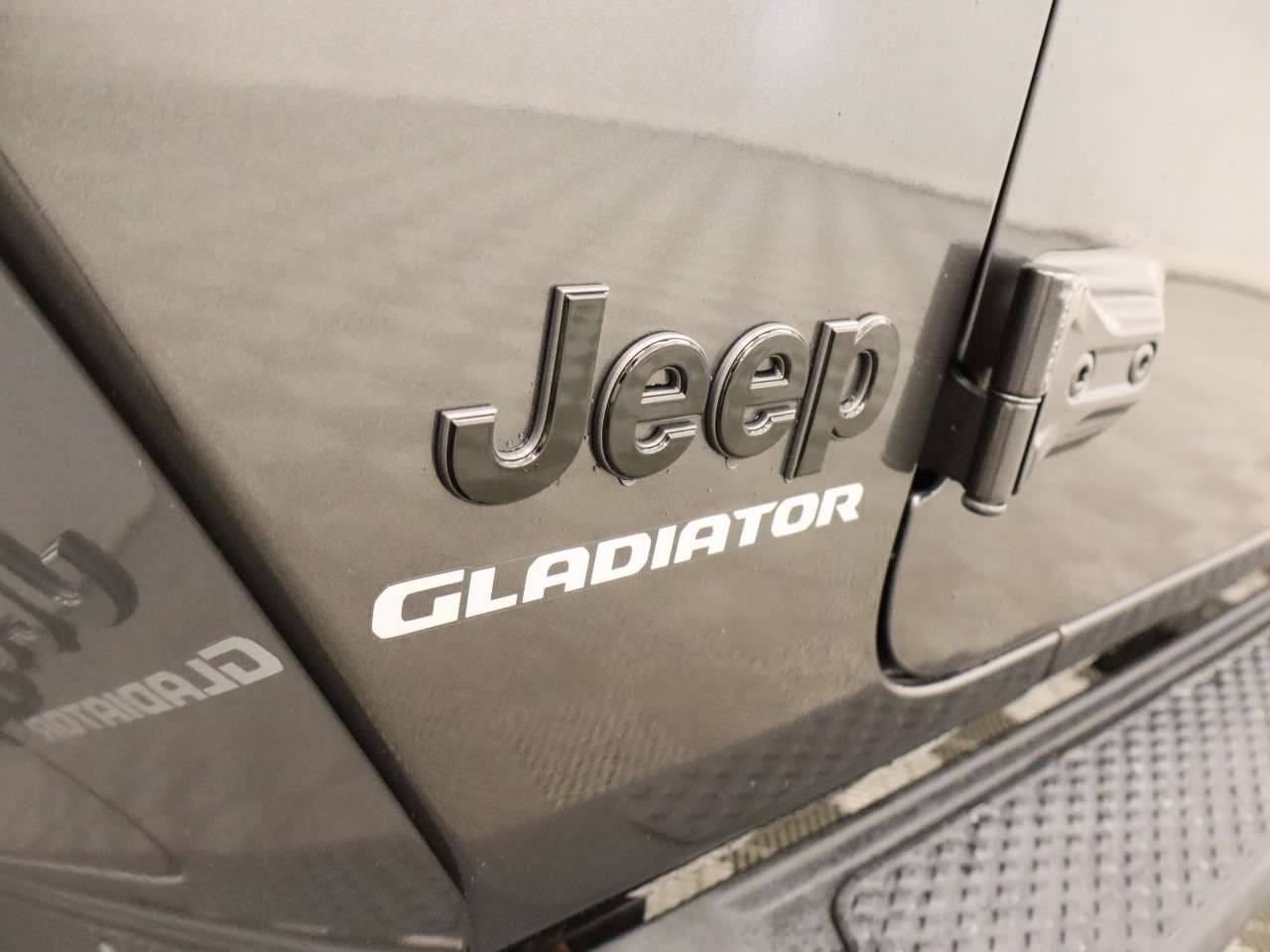 Used 2021 Jeep Gladiator Overland image 19