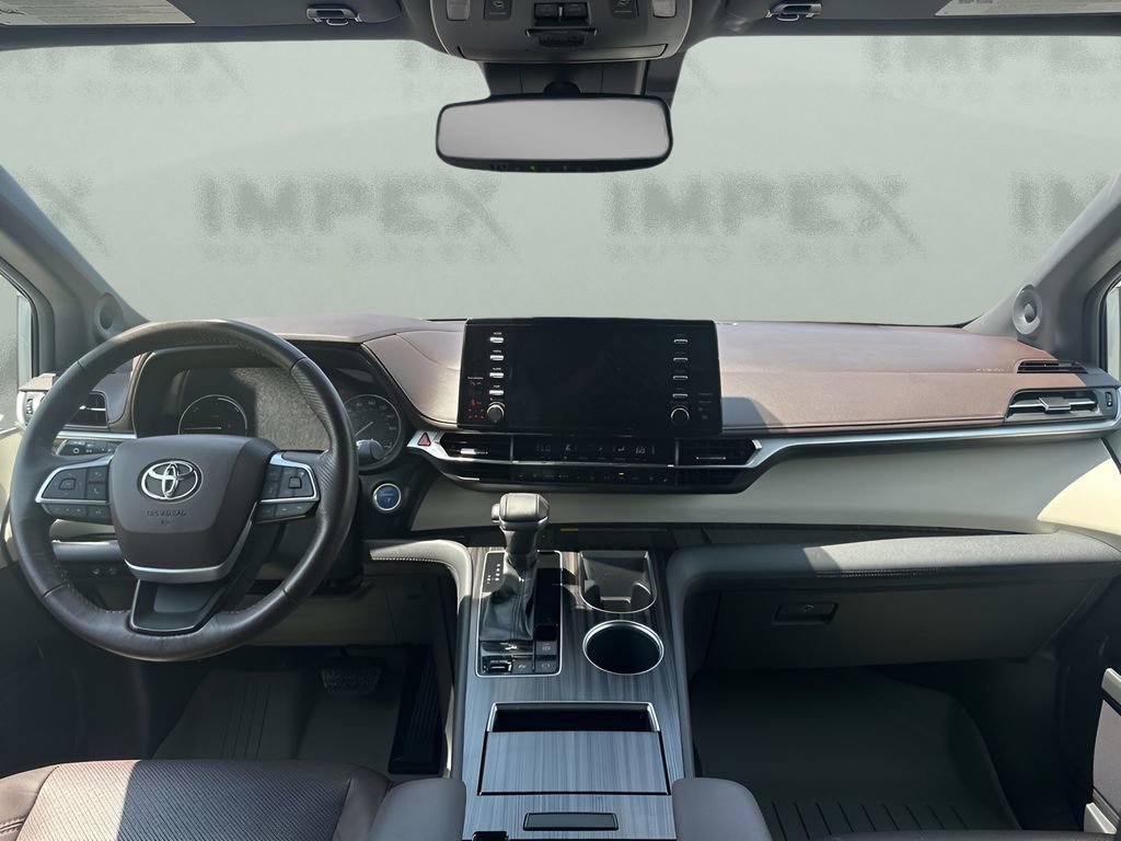 Used 2021 Toyota Sienna Platinum image 14