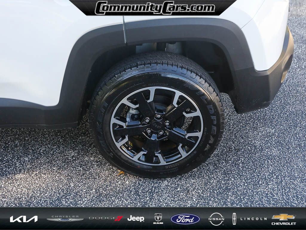 Used 2023 Jeep Renegade Latitude image 4