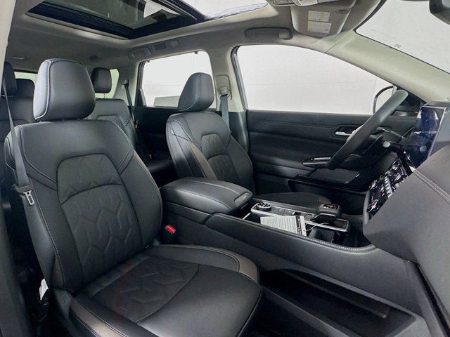 New 2026 Nissan Pathfinder Platinum w/ Cargo Package AWD/4WD image 28