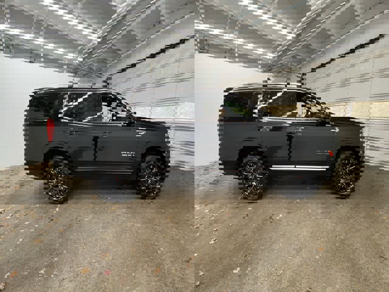 Used 2024 GMC Yukon Denali image 7