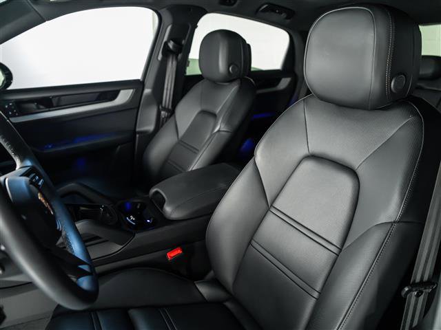 Certified 2025 Porsche Cayenne Coupe image 5
