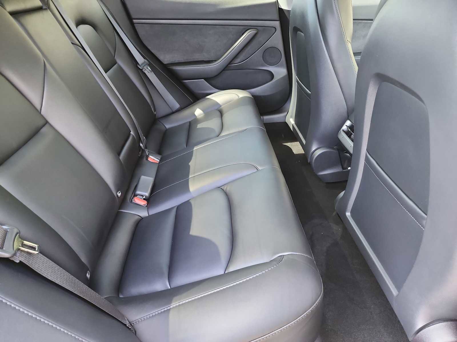 Used 2022 Tesla Model 3 Long Range image 17