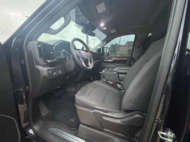 Used 2024 Chevrolet Silverado 2500 LT AWD/4WD image 11