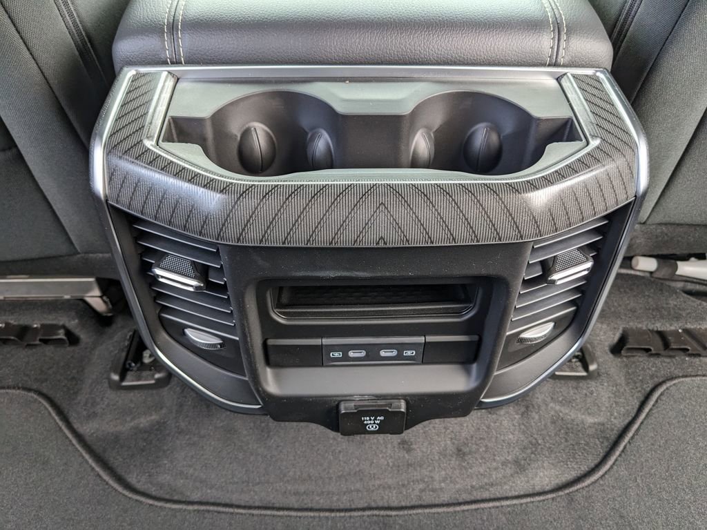 Used 2026 RAM 1500 4x4 Crew Cab image 30