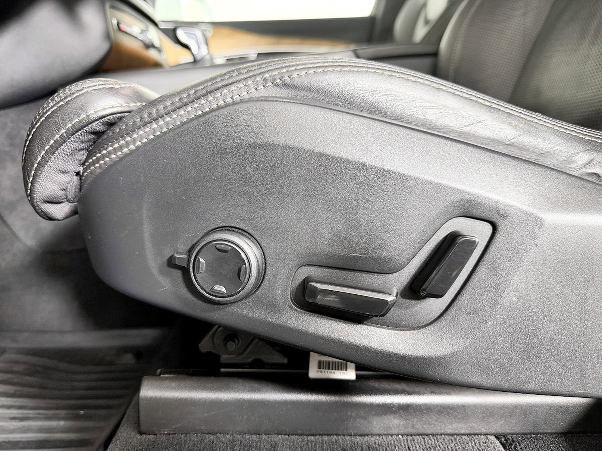 Used 2017 Volvo XC90 T6 Inscription w/ Vision Package image 33