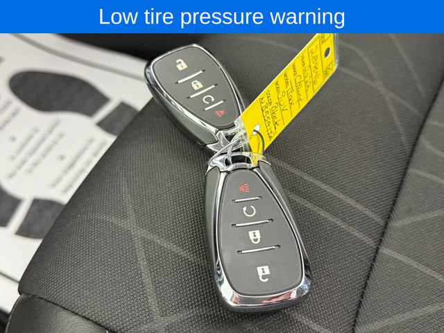 Used 2022 Chevrolet Trax LT w/ LT Convenience Package AWD/4WD image 23