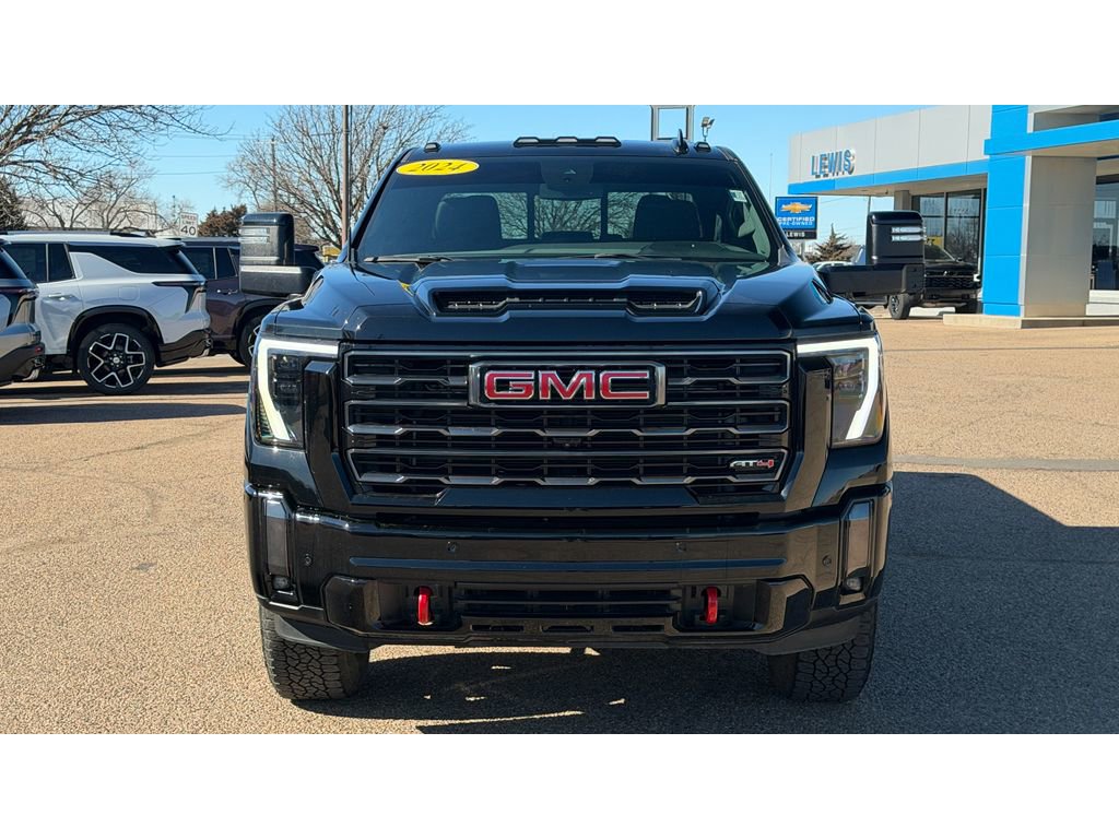 Used 2024 GMC Sierra 2500 AT4 w/ AT4 Preferred Package image 3