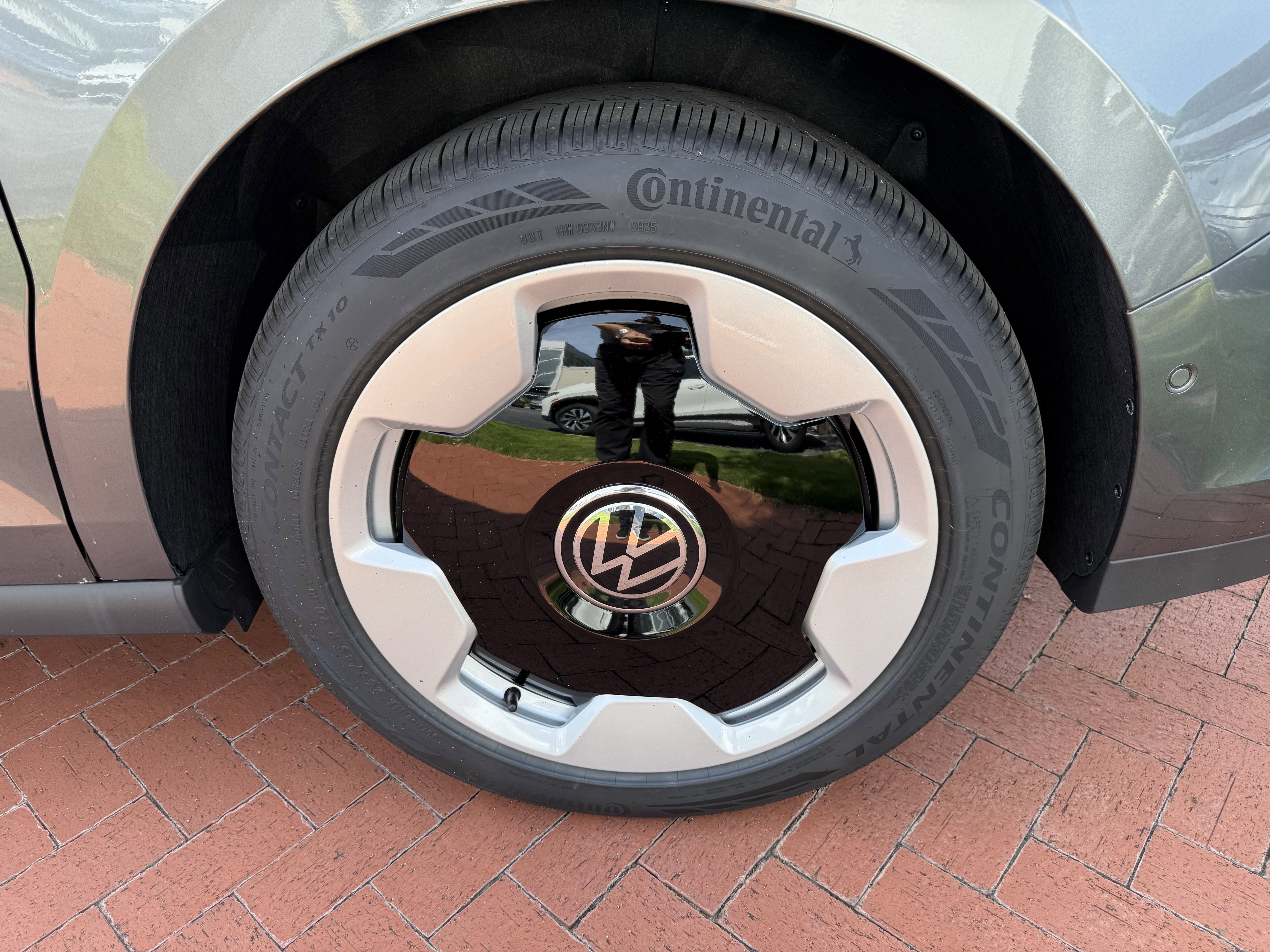 New 2025 Volkswagen ID. Buzz Pro S Plus image 8