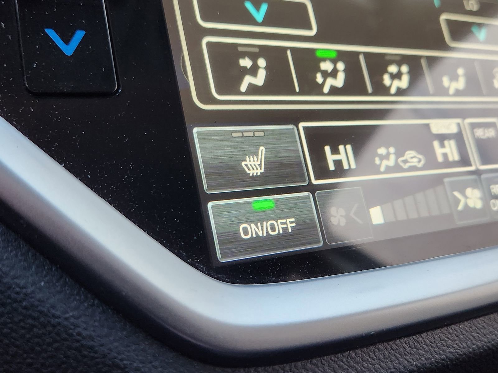 Used 2024 Subaru Ascent Premium w/ Convenience Package image 23