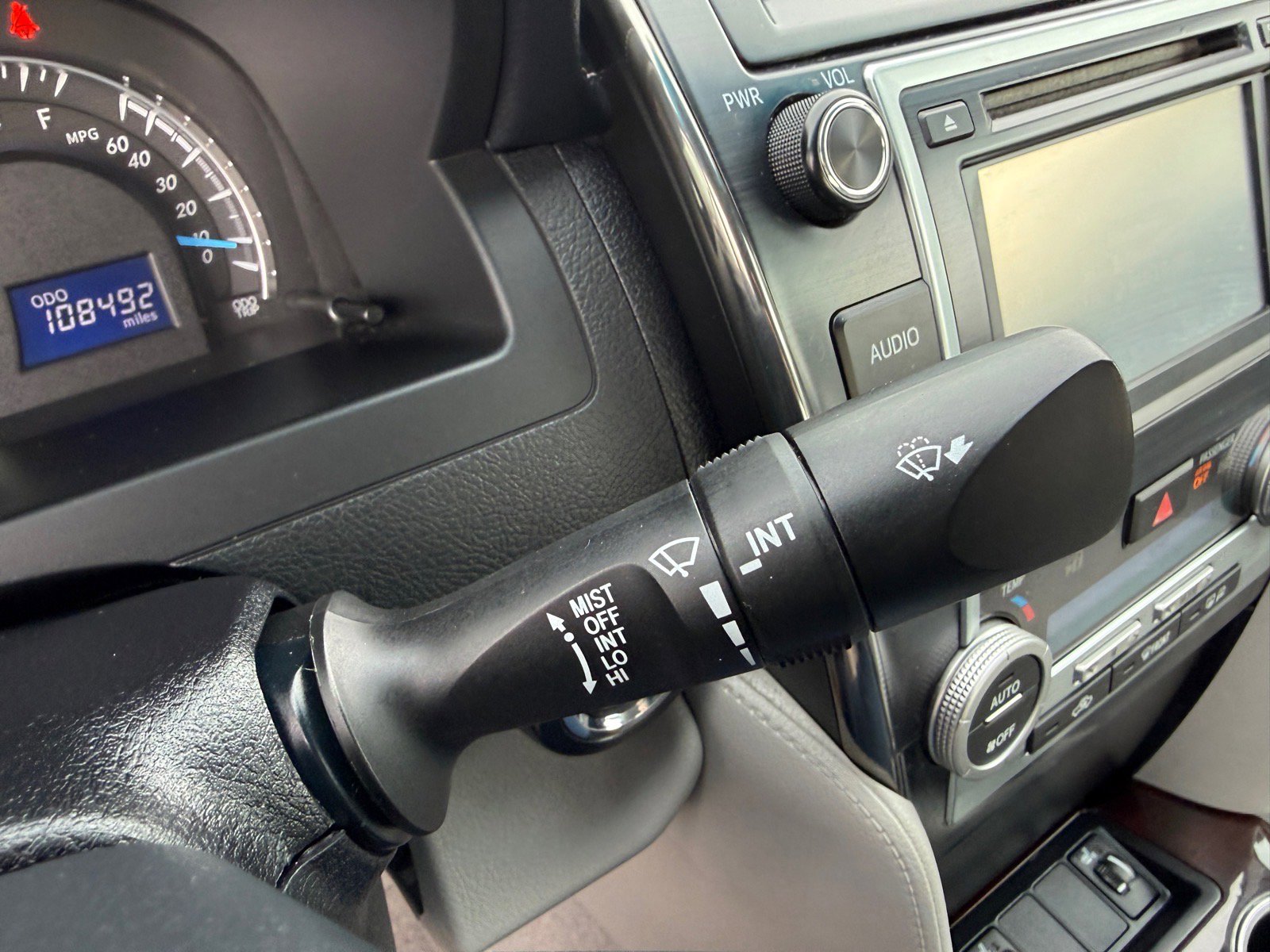 Used 2013 Toyota Camry XLE w/ Leather Pkg image 34