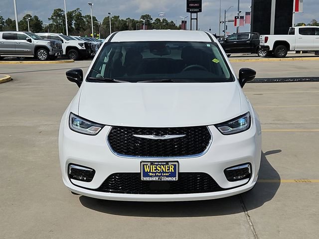 Used 2024 Chrysler Pacifica Touring-L image 7