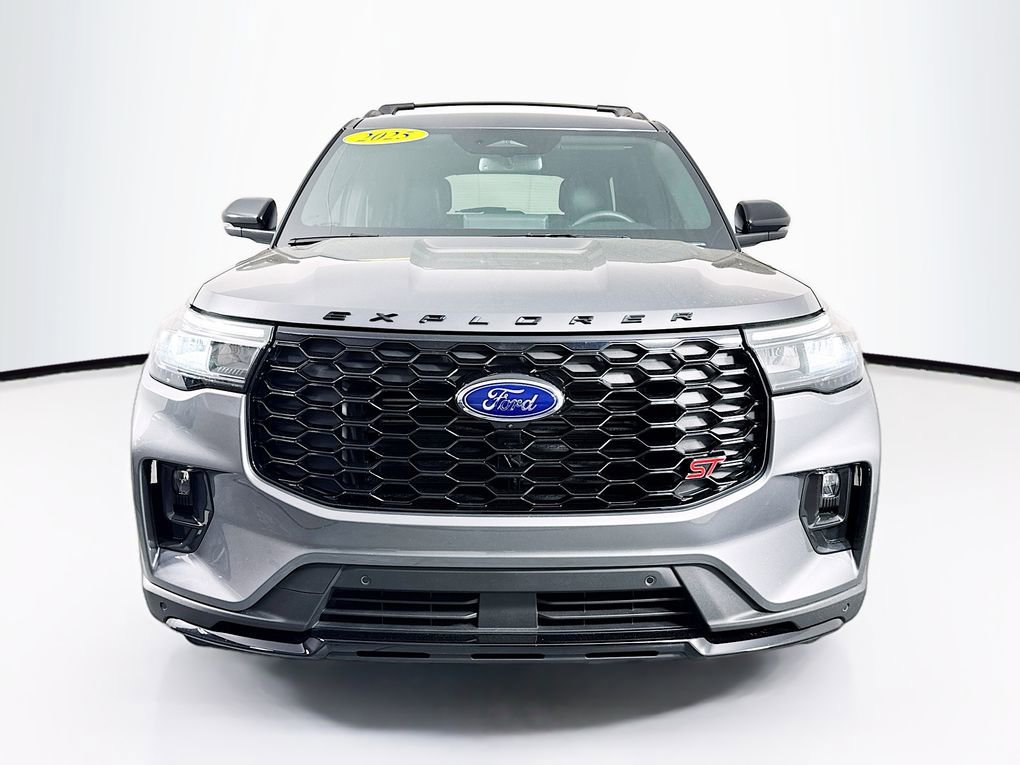 Used 2025 Ford Explorer ST w/ Sun And Sound Package image 2