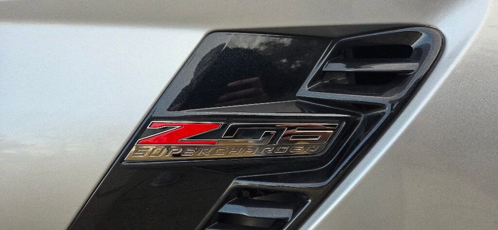 Used 2015 Chevrolet Corvette Z06 w/ 3LZ Preferred Equipment Group image 10