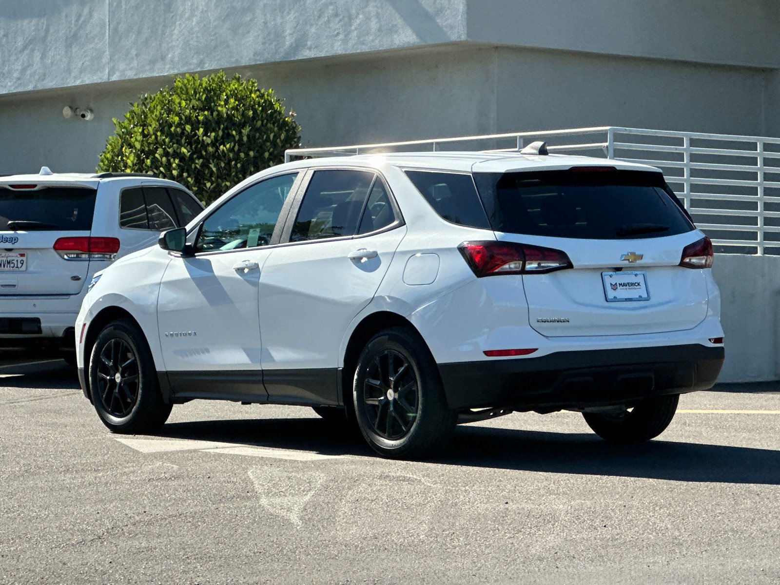 Used 2022 Chevrolet Equinox LS w/ LS Convenience Package FWD image 3