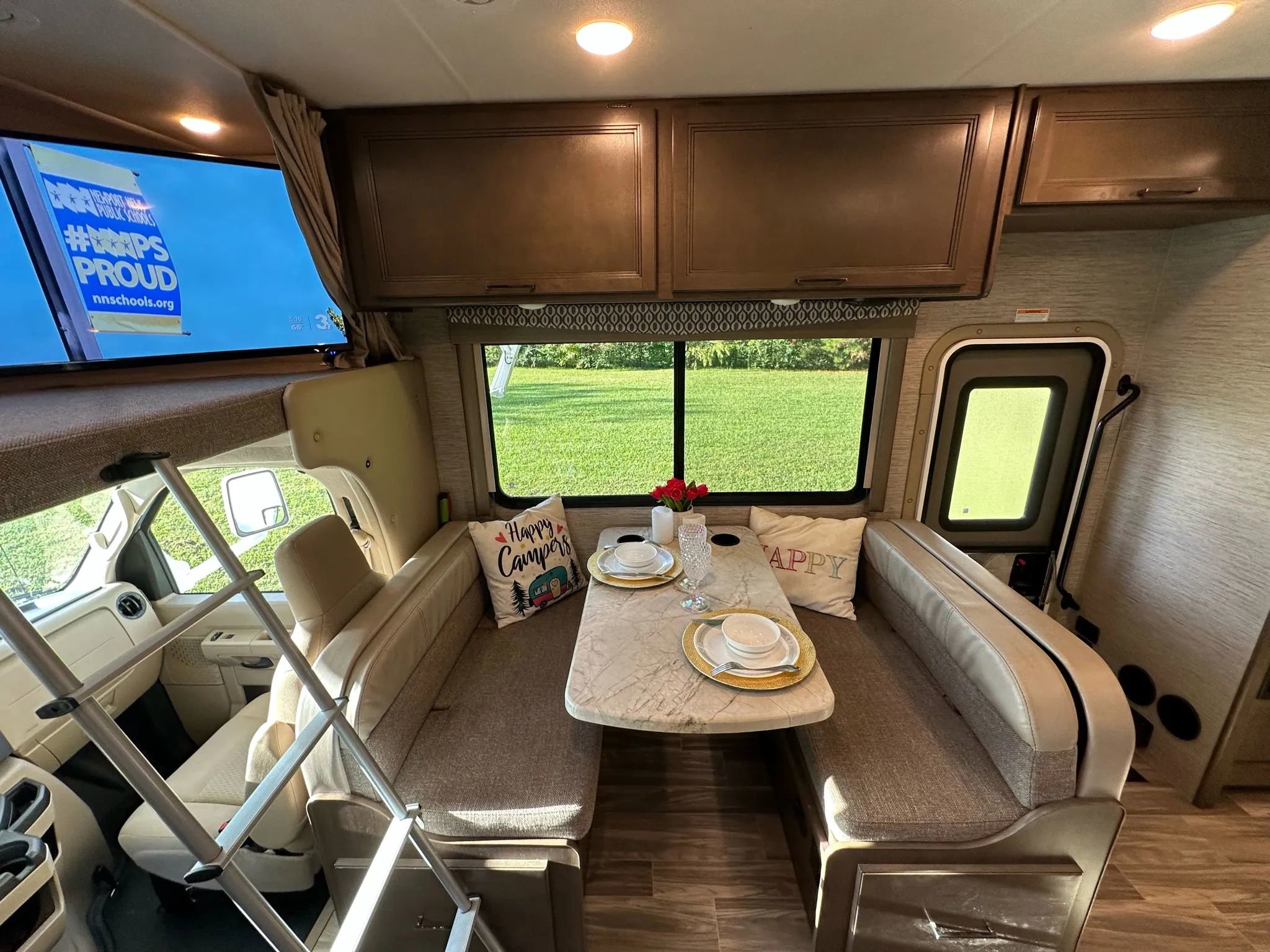 Used 2021 Ford E-450 and Econoline 450 Super Duty w/ Motorhome Prep Package image 42