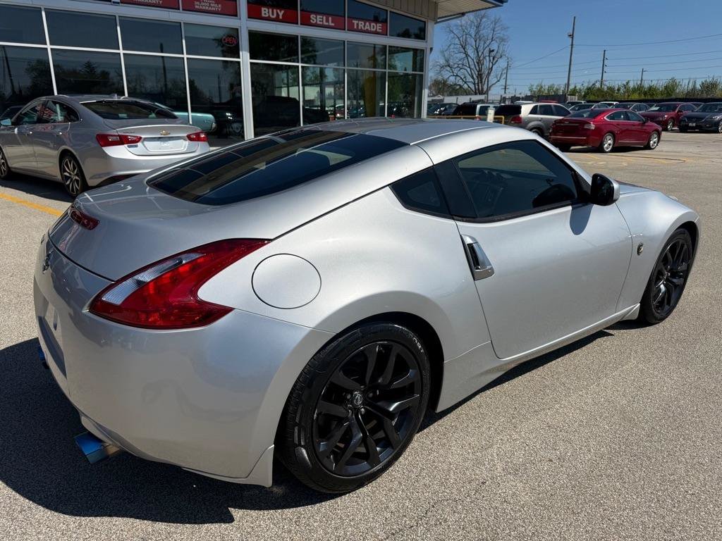 Used 2015 Nissan 370Z Coupe RWD image 8