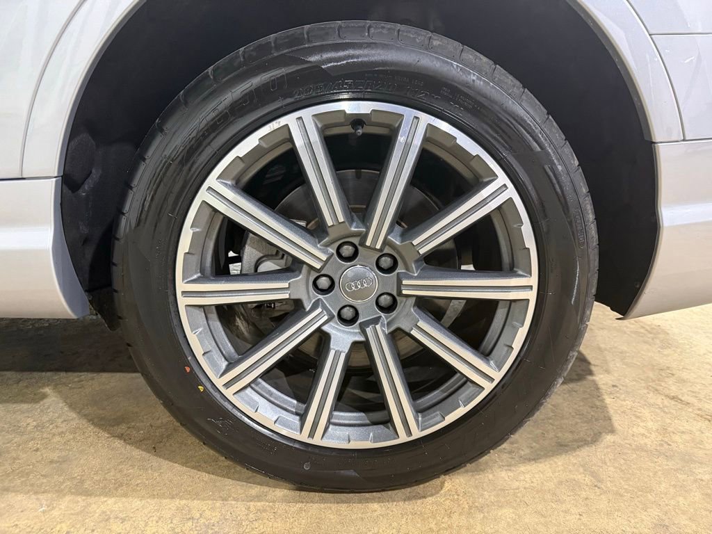 Used 2018 Audi Q7 3.0T Prestige w/ Prestige Package image 32