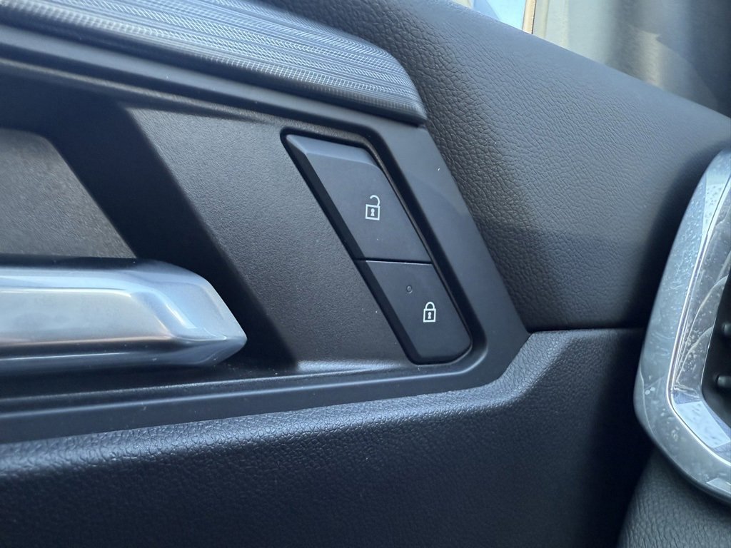 Used 2024 GMC Acadia Elevation image 23