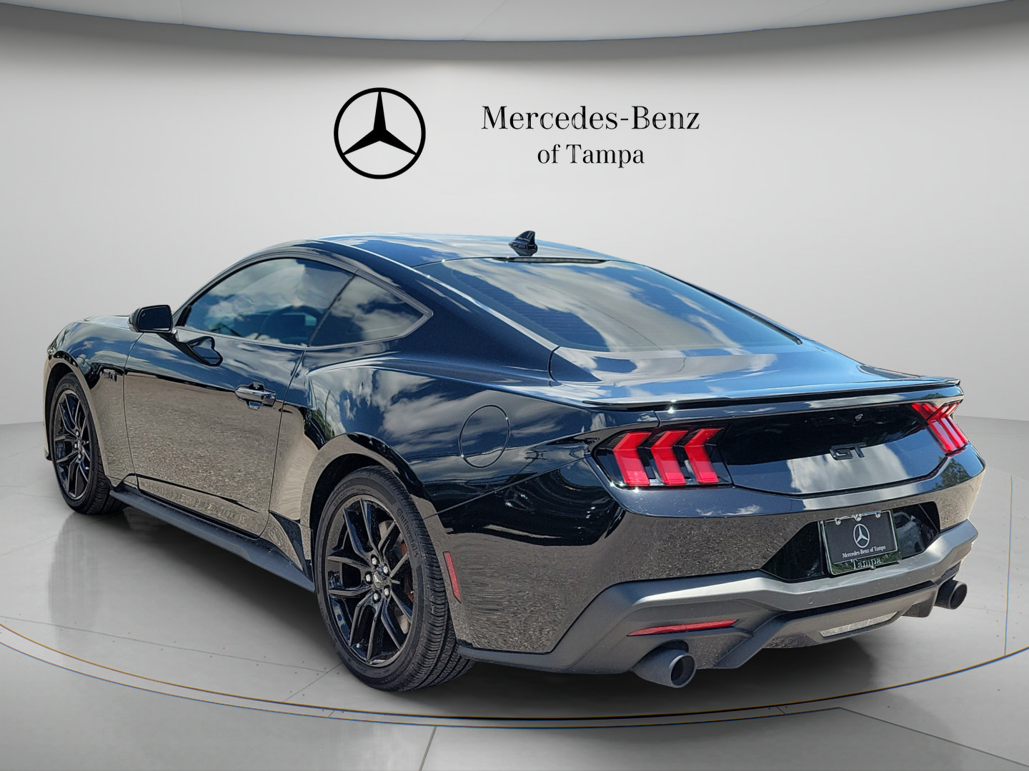 Used 2025 Ford Mustang GT RWD image 2