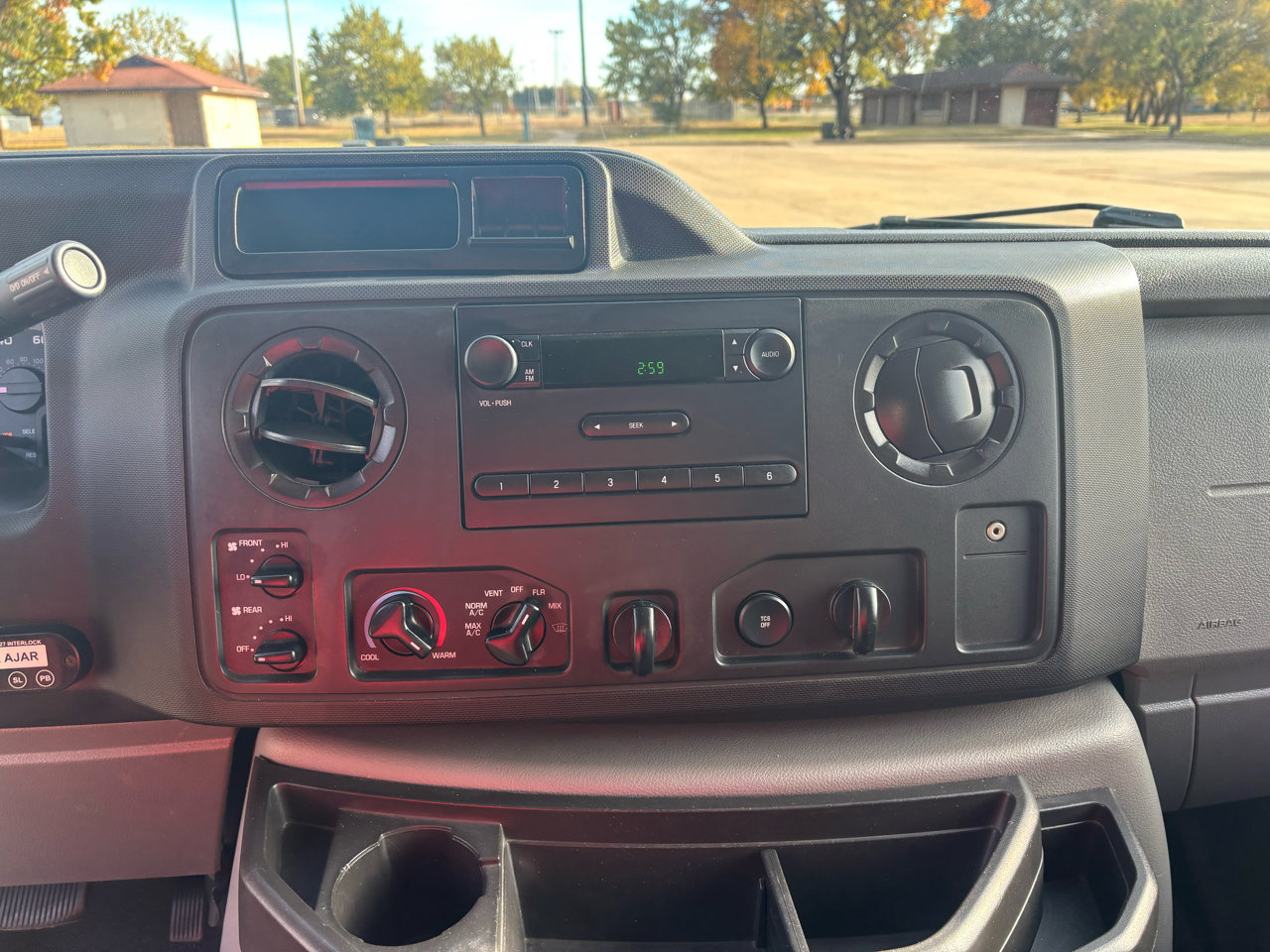 Used 2014 Ford E-150 and Econoline 150 Extended w/ Power Group image 17