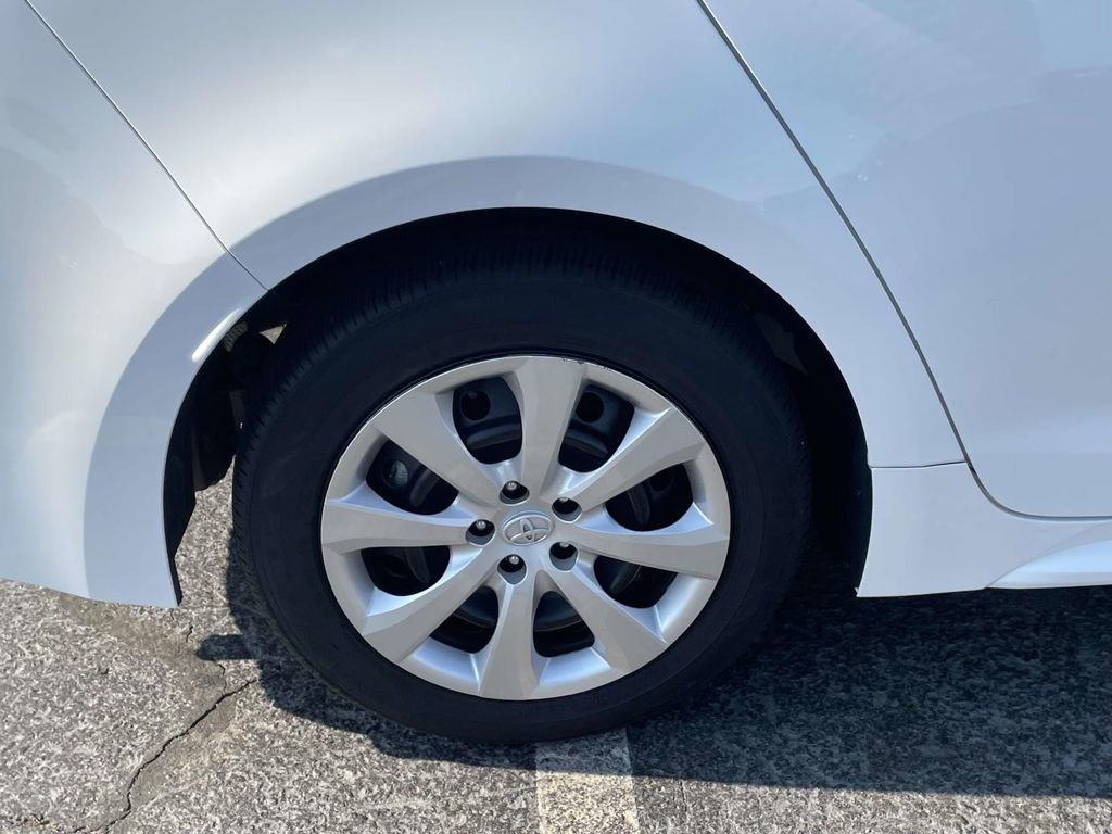 Used 2024 Toyota Corolla LE FWD image 25