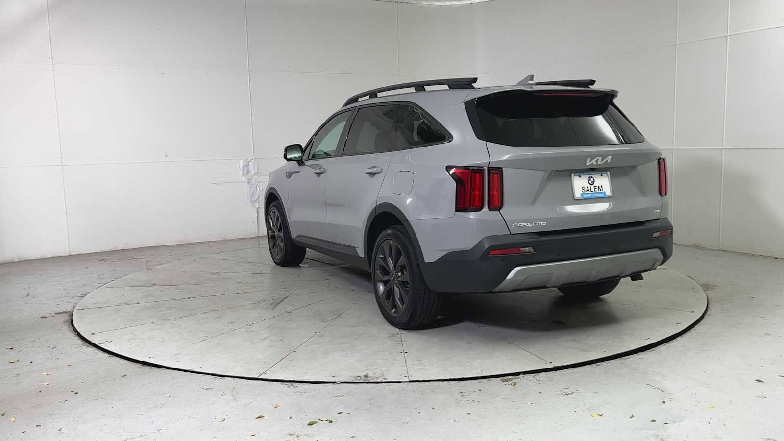 Used 2023 Kia Sorento SX Prestige image 3