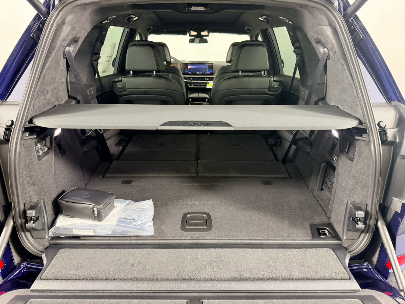 New 2026 BMW X7 xDrive40i w/ M Sport Package AWD/4WD image 23