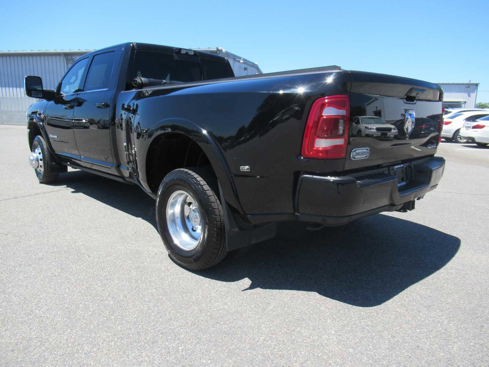 Used 2023 RAM 3500 Limited AWD/4WD image 7