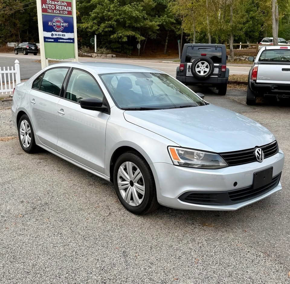 Used 2011 Volkswagen Jetta S image 2