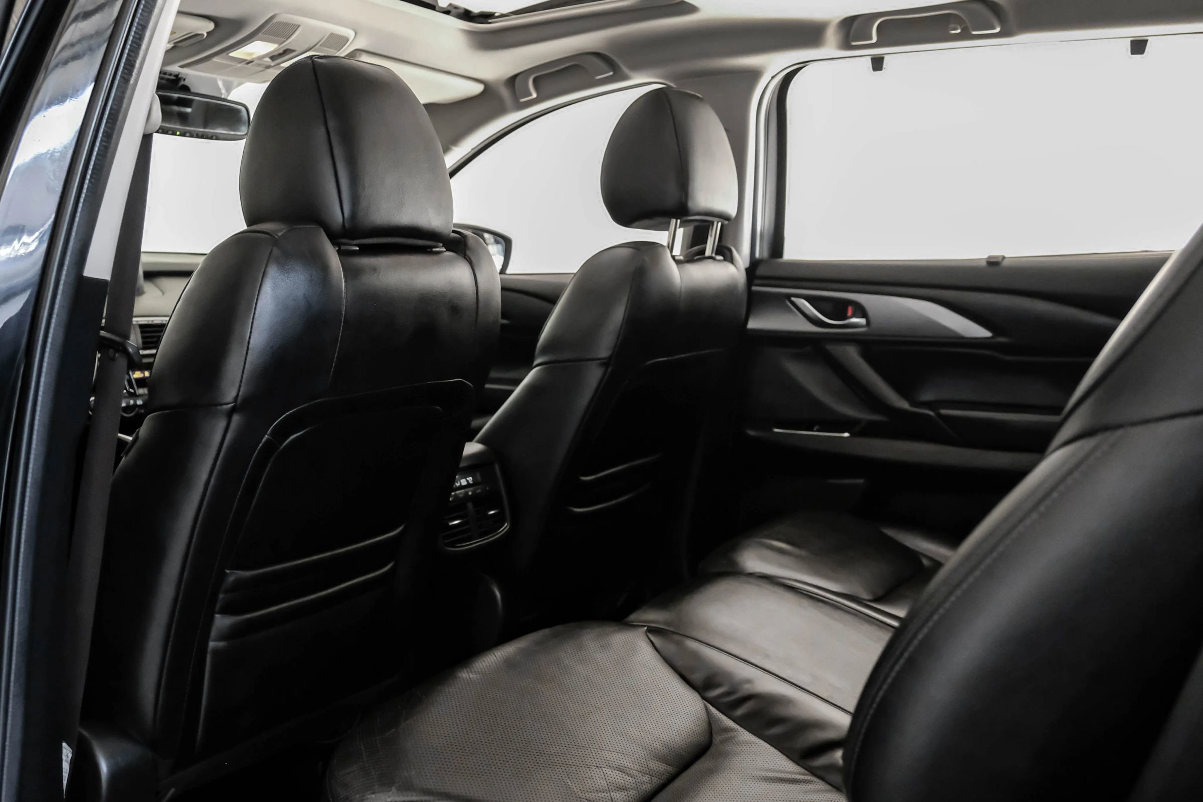 Used 2018 MAZDA CX-9 Touring w/ Touring Premium Package image 37