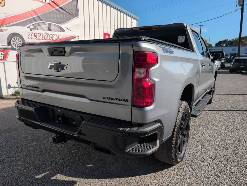 Used 2025 Chevrolet Silverado 1500 Custom Trail Boss w/ Dark Appearance Package AWD/4WD image 8