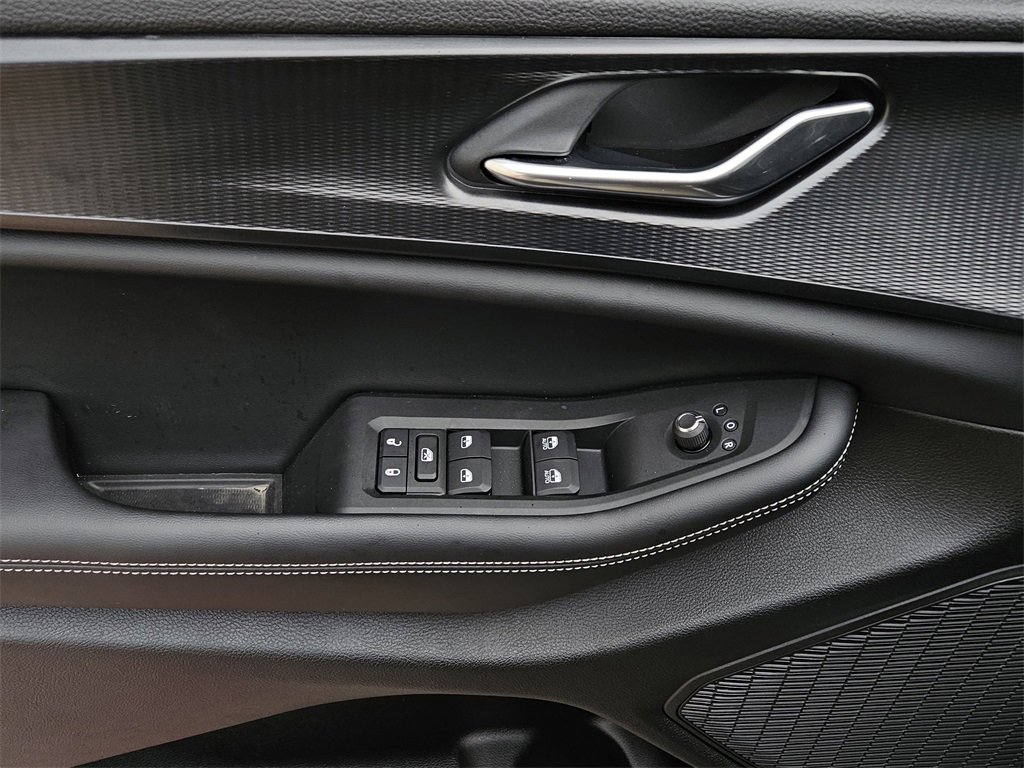 New 2025 Jeep Grand Cherokee Altitude image 16