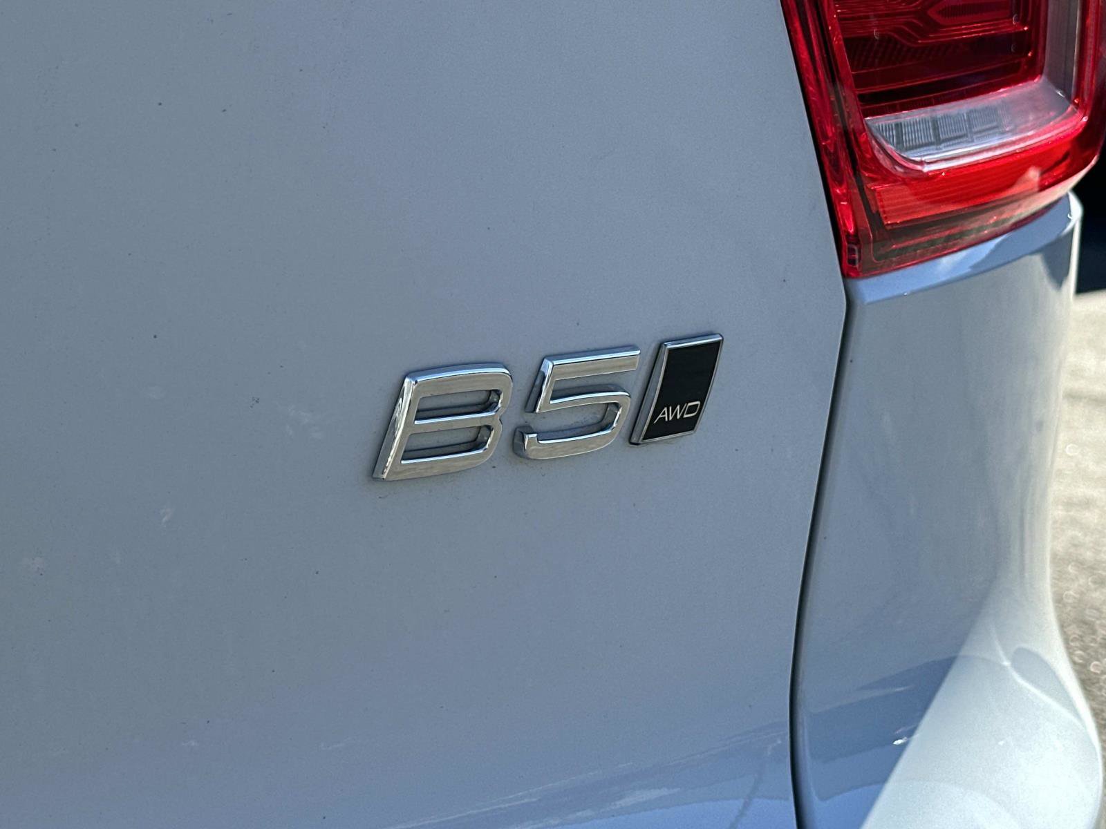 Certified 2026 Volvo XC40 B5 Plus w/ Protection Package Premier image 28