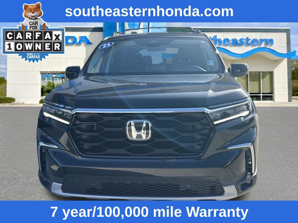 Used 2025 Honda Pilot Touring image 2