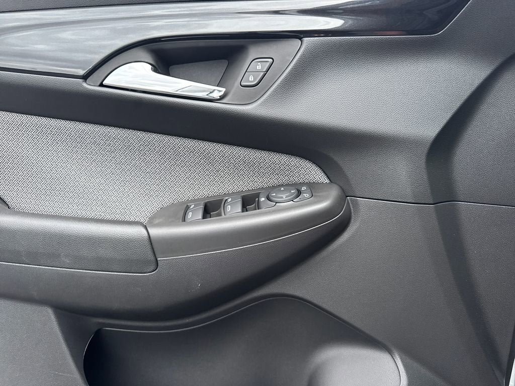 New 2026 Chevrolet TrailBlazer LT w/ LT Cold Weather Package FWD image 17