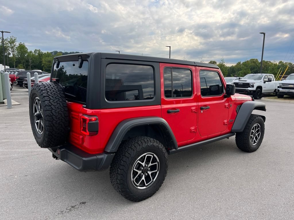 Used 2025 Jeep Wrangler Unlimited Rubicon AWD/4WD image 4
