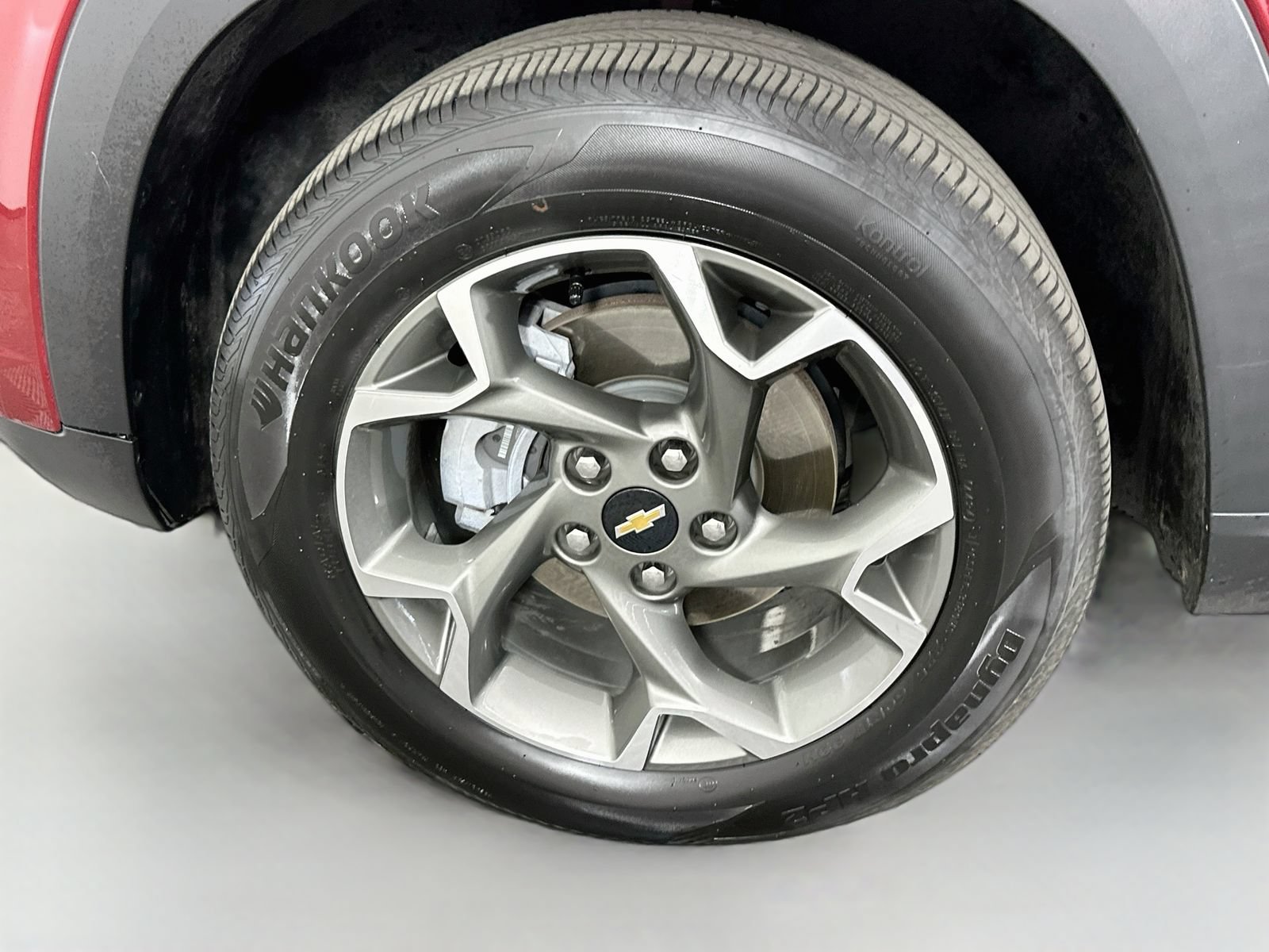 Used 2025 Chevrolet Trax LT FWD image 29