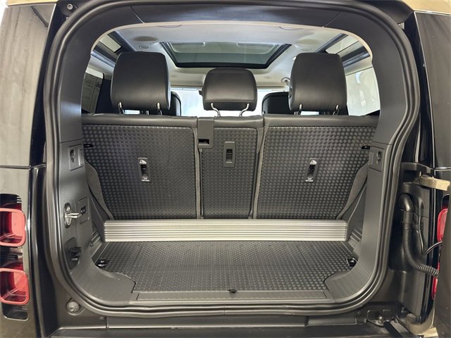 Used 2022 Land Rover Defender 90 X-Dynamic HSE image 27