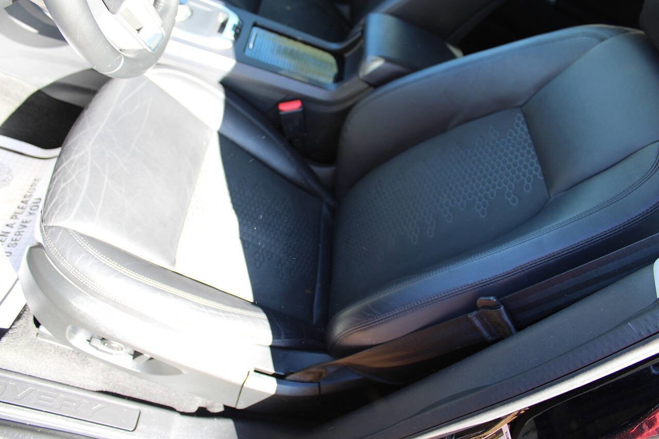 Used 2018 Land Rover Discovery Sport SE image 16