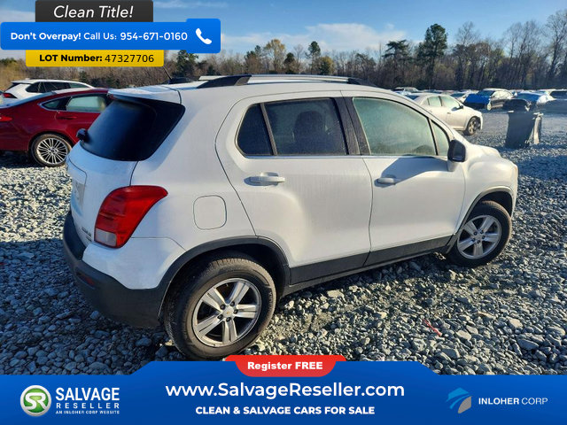 Used 2015 Chevrolet Trax LT w/ LT Plus Package AWD/4WD image 4