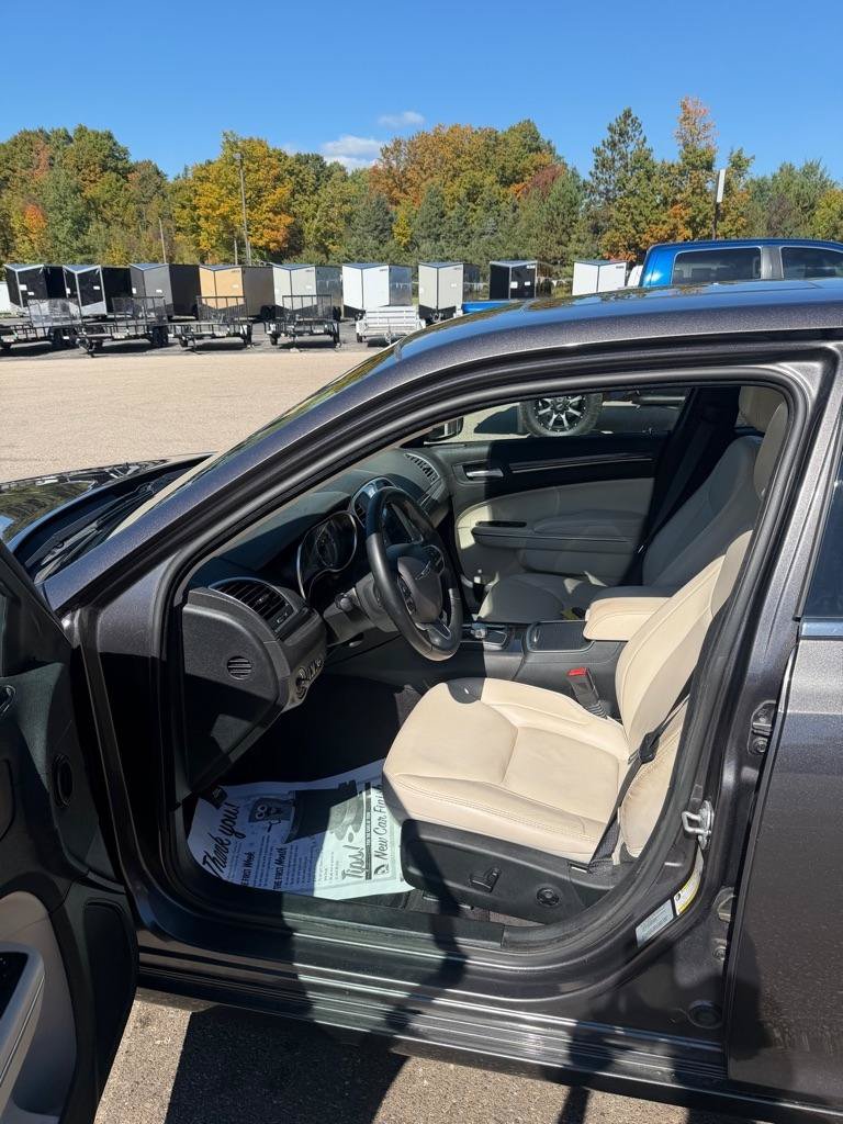 Used 2017 Chrysler 300 Limited w/ Value Package AWD/4WD image 10