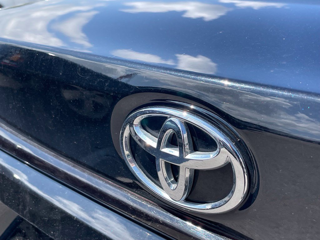 Used 2025 Toyota Corolla LE FWD image 8